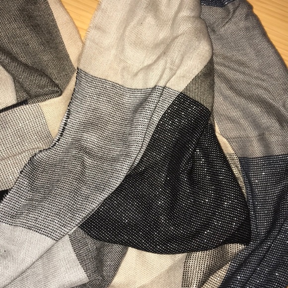 Infinity Scarf - Picture 3 of 5